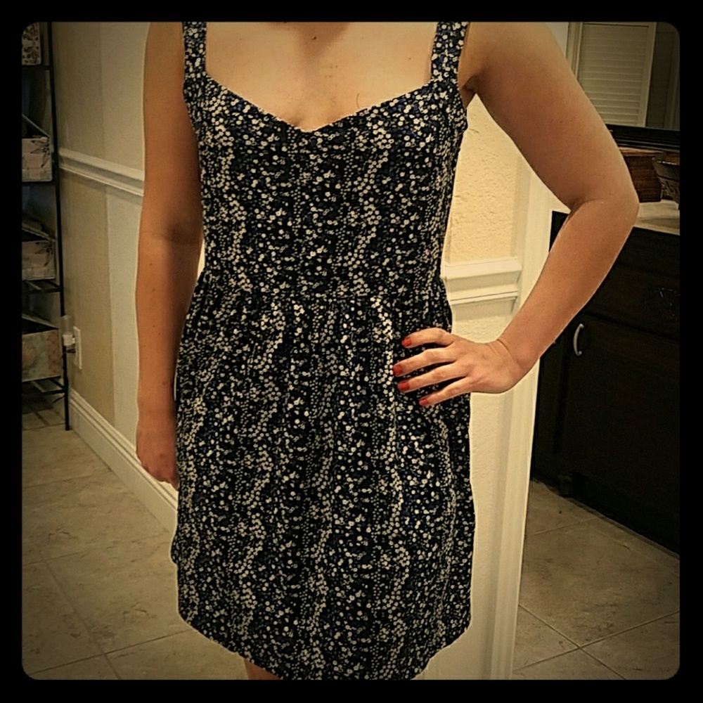 Women's large vintage style dress floral